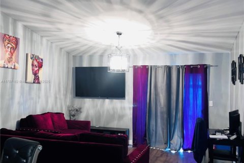 Villa ou maison à vendre à Deerfield Beach, Floride: 2 chambres, 88.44 m2 № 1960021 - photo 5