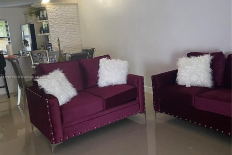 Villa ou maison à vendre à Deerfield Beach, Floride: 2 chambres, 88.44 m2 № 1960021 - photo 7