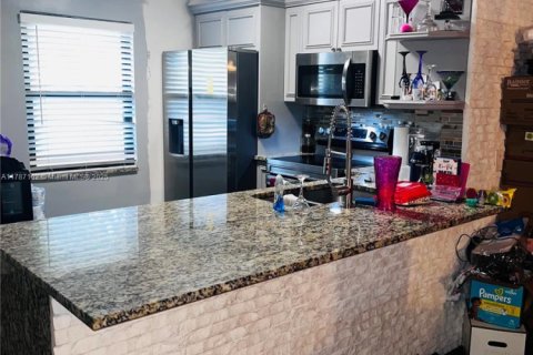 Villa ou maison à vendre à Deerfield Beach, Floride: 2 chambres, 88.44 m2 № 1960021 - photo 1