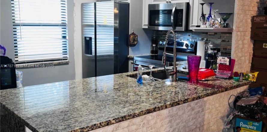 Villa ou maison à Deerfield Beach, Floride 2 chambres, 88.44 m2 № 1960021