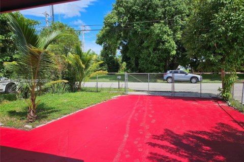 Купить виллу или дом в Форт-Лодердейл, Флорида 3 спальни, 81.75м2, № 2042440 - фото 2