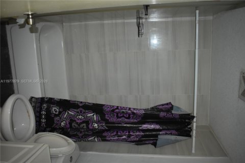 Villa ou maison à vendre à Fort Lauderdale, Floride: 3 chambres, 81.75 m2 № 2042440 - photo 12