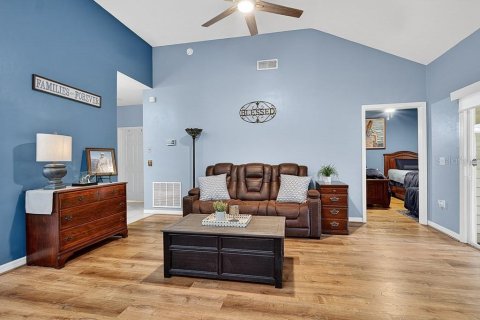 Condominio en venta en Newberry, Florida, 3 dormitorios, 153.29 m2 № 1879938 - foto 4