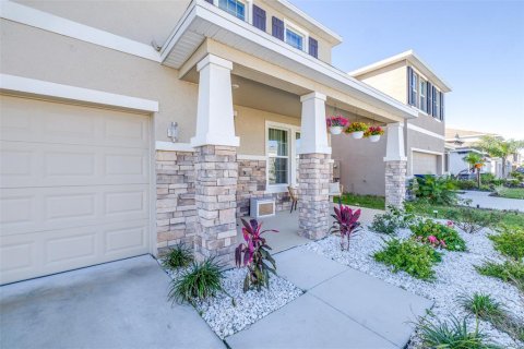 House in Wesley Chapel, Florida 4 bedrooms, 307.79 sq.m. № 1546661 - photo 3