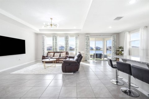House in Wesley Chapel, Florida 4 bedrooms, 307.79 sq.m. № 1546661 - photo 5