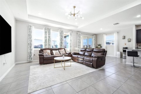 House in Wesley Chapel, Florida 4 bedrooms, 307.79 sq.m. № 1546661 - photo 18
