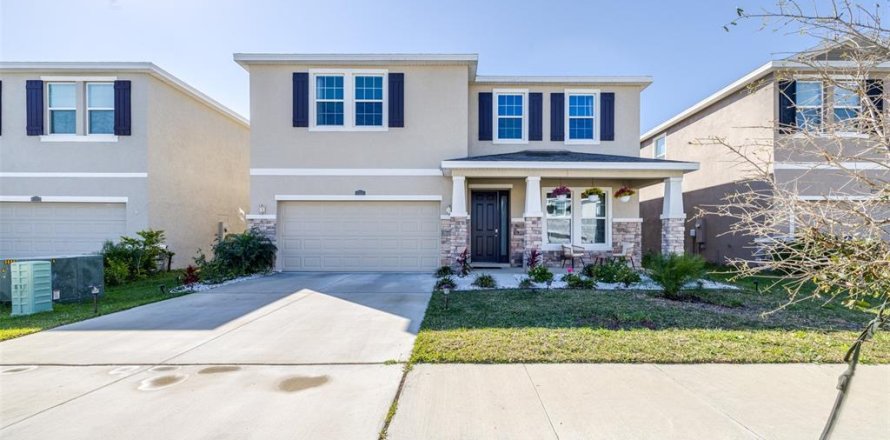 House in Wesley Chapel, Florida 4 bedrooms, 307.79 sq.m. № 1546661