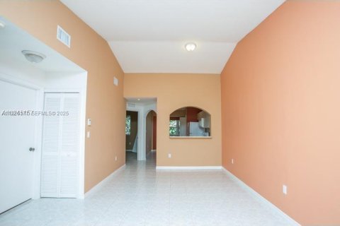 Condominio en alquiler en Homestead, Florida, 2 dormitorios, 75.72 m2 № 1984693 - foto 3