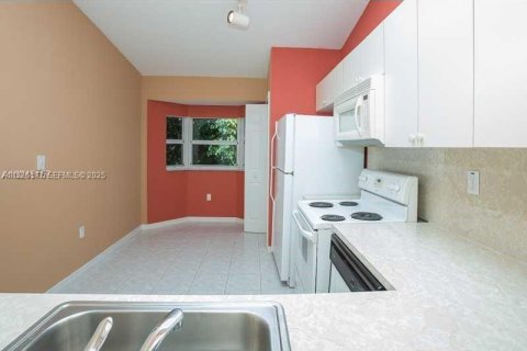 Condominio en alquiler en Homestead, Florida, 2 dormitorios, 75.72 m2 № 1984693 - foto 5