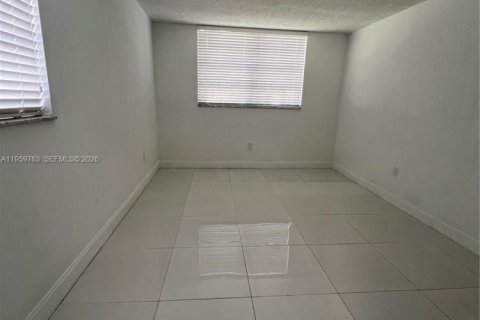 Снять в аренду кондоминиум в Майами, Флорида 3 спальни, 109.07м2, № 2020190 - фото 13