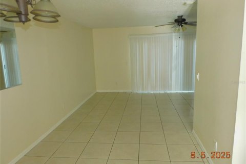 Condominio en alquiler en Kissimmee, Florida, 2 dormitorios, 117.52 m2 № 1854715 - foto 2