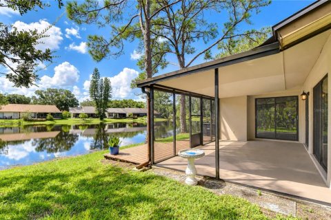House in Tampa, Florida 3 bedrooms, 125.05 sq.m. № 2384164 - photo 28