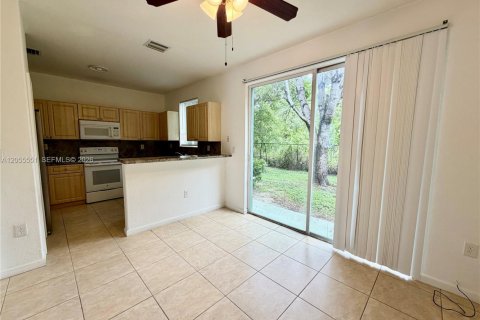 Touwnhouse à louer à Homestead, Floride: 3 chambres, 120.96 m2 № 2172771 - photo 8