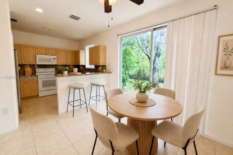 Touwnhouse à louer à Homestead, Floride: 3 chambres, 120.96 m2 № 2172771 - photo 9