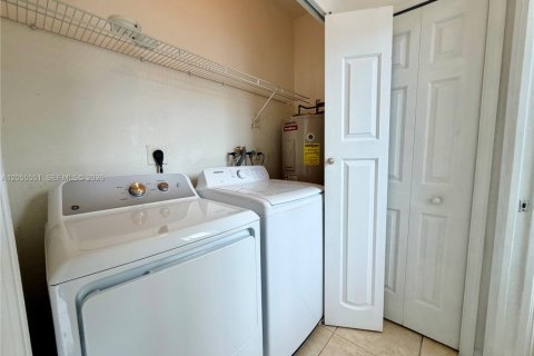 Touwnhouse à louer à Homestead, Floride: 3 chambres, 120.96 m2 № 2172771 - photo 14