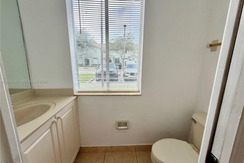 Touwnhouse à louer à Homestead, Floride: 3 chambres, 120.96 m2 № 2172771 - photo 15