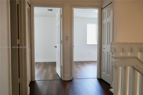 Touwnhouse à louer à Homestead, Floride: 3 chambres, 120.96 m2 № 2172771 - photo 17