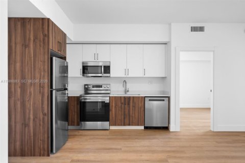 Condominio en Miami, Florida, 2 dormitorios  № 2047634