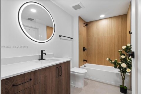 Condominio en alquiler en Miami, Florida, 2 dormitorios, 76.92 m2 № 2047634 - foto 13