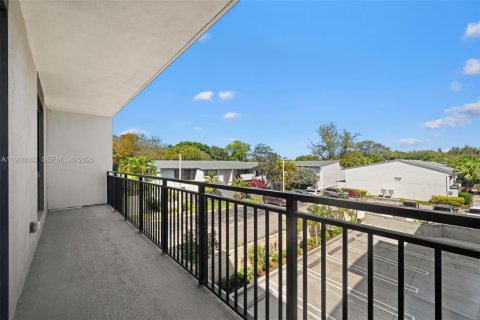 Condominio en alquiler en Miami, Florida, 2 dormitorios, 76.92 m2 № 2047634 - foto 25