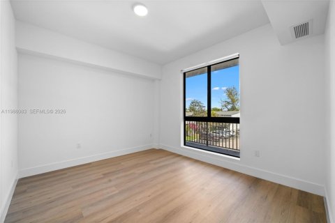 Condominio en alquiler en Miami, Florida, 2 dormitorios, 76.92 m2 № 2047634 - foto 17