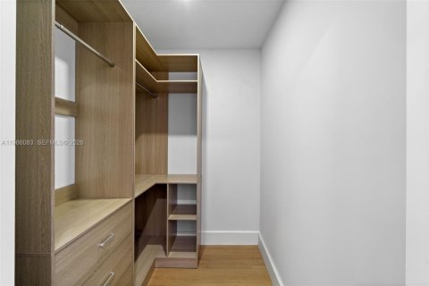 Condominio en alquiler en Miami, Florida, 2 dormitorios, 76.92 m2 № 2047634 - foto 23