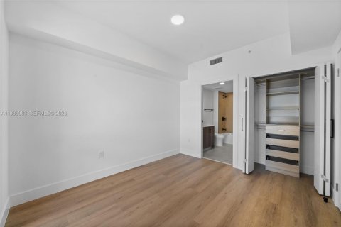 Condominio en alquiler en Miami, Florida, 2 dormitorios, 76.92 m2 № 2047634 - foto 10