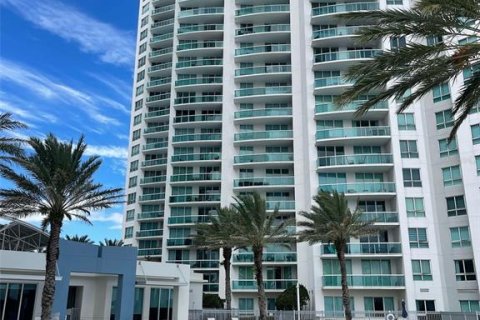 Condo à Daytona Beach, Floride, 3 chambres  № 2141684