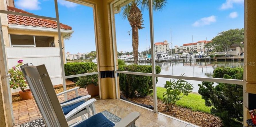 Condo à Palm Coast, Floride, 3 chambres  № 2401002