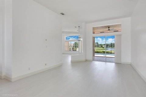 Villa ou maison à vendre à Port St. Lucie, Floride: 4 chambres, 252.32 m2 № 2249249 - photo 3