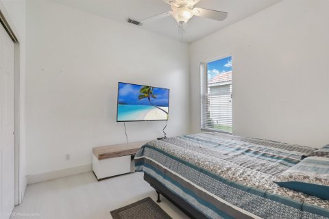 Villa ou maison à vendre à Port St. Lucie, Floride: 4 chambres, 252.32 m2 № 2249249 - photo 16