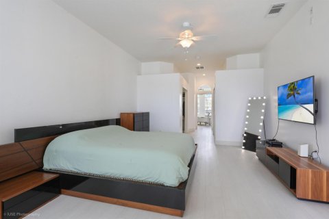 Villa ou maison à vendre à Port St. Lucie, Floride: 4 chambres, 252.32 m2 № 2249249 - photo 10