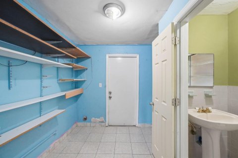 Купить виллу или дом в Майами-Гарденс, Флорида 3 комнаты, 122.07м2, № 2168115 - фото 14