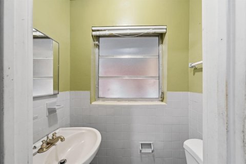 Купить виллу или дом в Майами-Гарденс, Флорида 3 комнаты, 122.07м2, № 2168115 - фото 11