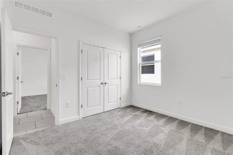 House in Davenport, Florida 4 bedrooms, 234.86 sq.m. № 2396517 - photo 22