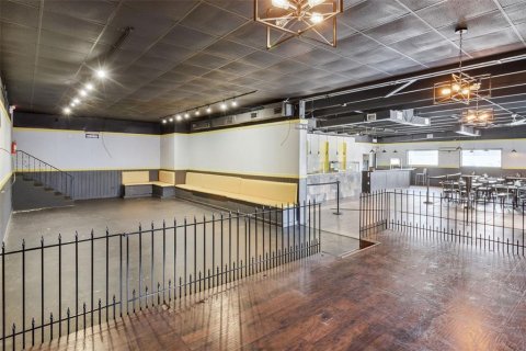 Propiedad comercial en venta en Lakeland, Florida, 383.69 m2 № 2217511 - foto 9