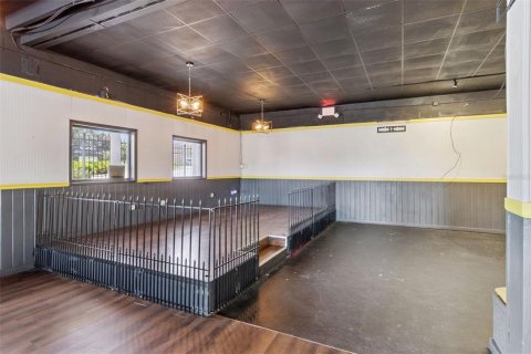 Propiedad comercial en venta en Lakeland, Florida, 383.69 m2 № 2217511 - foto 8