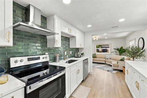 Villa ou maison à vendre à Saint Petersburg, Floride: 2 chambres, 67.91 m2 № 2437375 - photo 8
