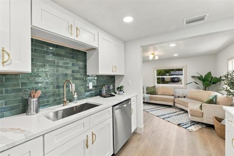 Villa ou maison à vendre à Saint Petersburg, Floride: 2 chambres, 67.91 m2 № 2437375 - photo 9