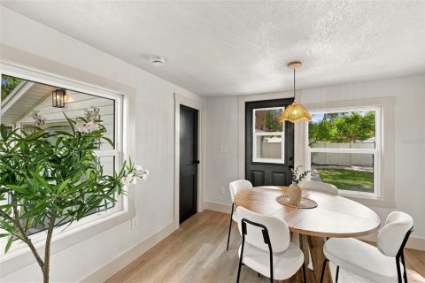 Villa ou maison à vendre à Saint Petersburg, Floride: 2 chambres, 67.91 m2 № 2437375 - photo 10