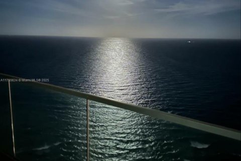 Condo in Sunny Isles Beach, Florida, 2 bedrooms  № 1502385 - photo 10