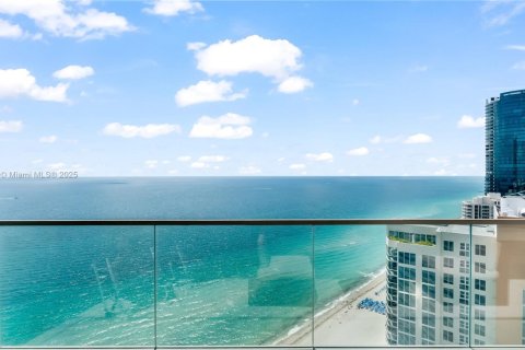 Condo in Sunny Isles Beach, Florida, 2 bedrooms  № 1502385 - photo 14