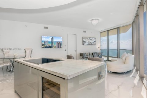 Condo in Sunny Isles Beach, Florida, 2 bedrooms  № 1502385 - photo 22