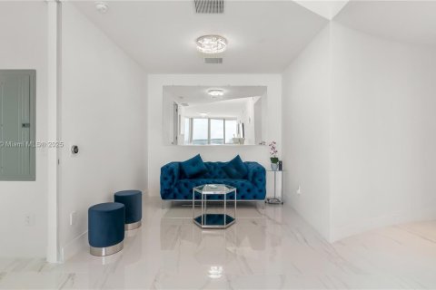 Condo in Sunny Isles Beach, Florida, 2 bedrooms  № 1502385 - photo 30