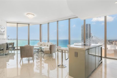 Condo in Sunny Isles Beach, Florida, 2 bedrooms  № 1502385 - photo 23