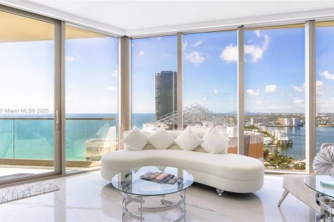 Condo in Sunny Isles Beach, Florida, 2 bedrooms  № 1502385 - photo 15