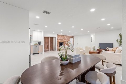 Villa ou maison à vendre à Palmetto Bay, Floride: 3 chambres, 140.56 m2 № 2244185 - photo 15