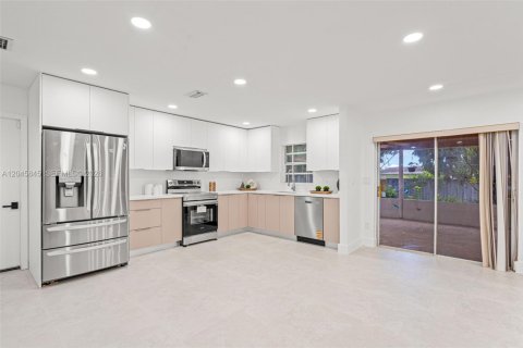 Villa ou maison à vendre à Palmetto Bay, Floride: 3 chambres, 140.56 m2 № 2244185 - photo 18