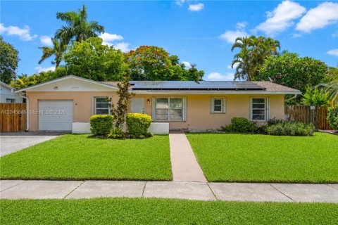 Villa ou maison à Palmetto Bay, Floride 3 chambres, 140.56 m2 № 2244185