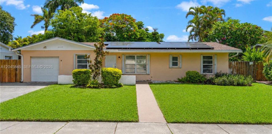 Villa ou maison à Palmetto Bay, Floride 3 chambres, 140.56 m2 № 2244185